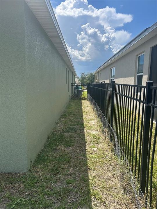 For Sale: $319,900 (3 beds, 2 baths, 1666 Square Feet)