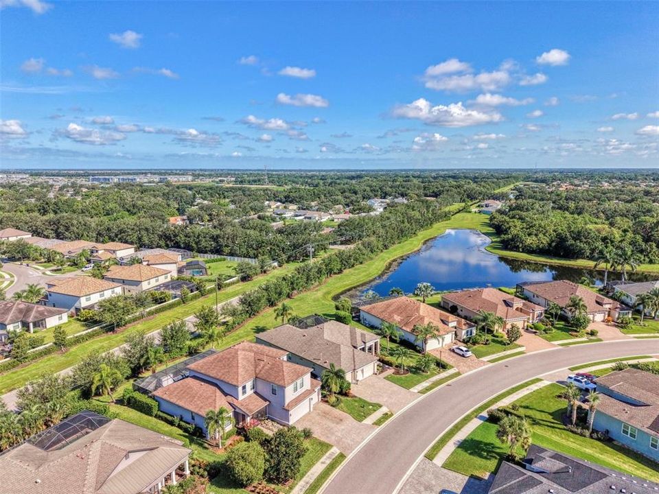 For Sale: $799,000 (4 beds, 3 baths, 2721 Square Feet)