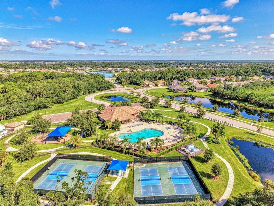 For Sale: $799,000 (4 beds, 3 baths, 2721 Square Feet)