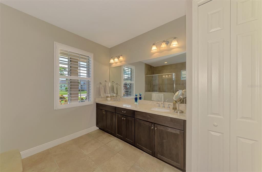 For Sale: $799,000 (4 beds, 3 baths, 2721 Square Feet)