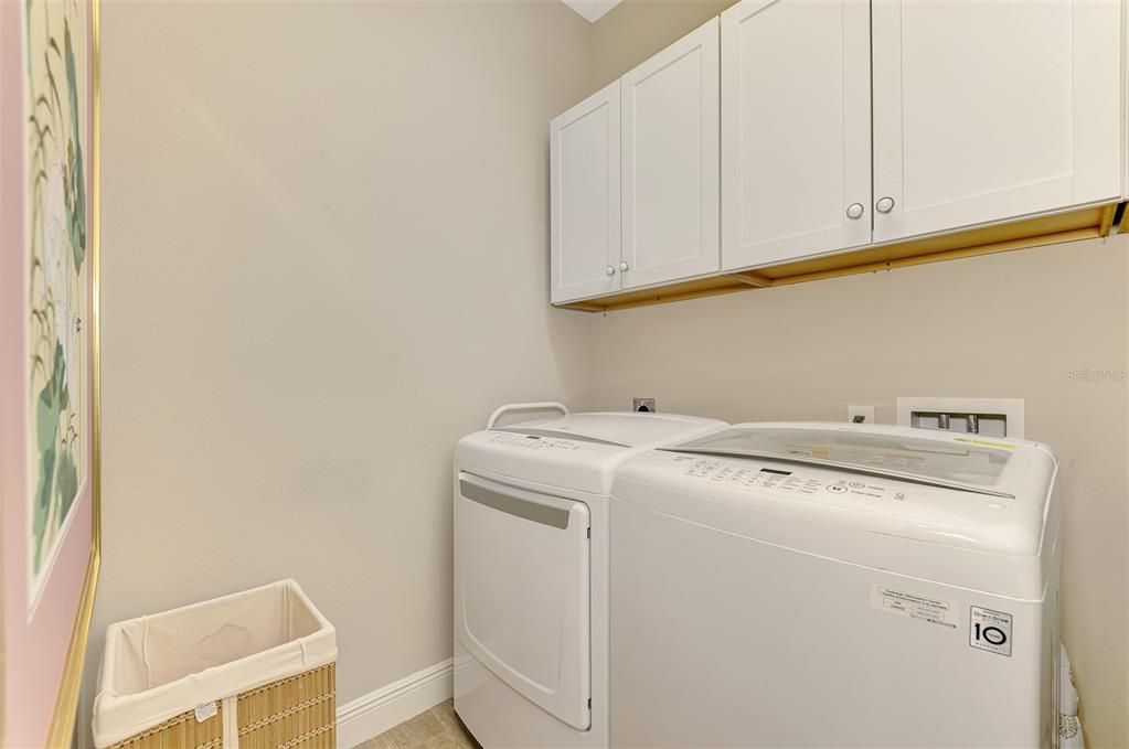 For Sale: $799,000 (4 beds, 3 baths, 2721 Square Feet)