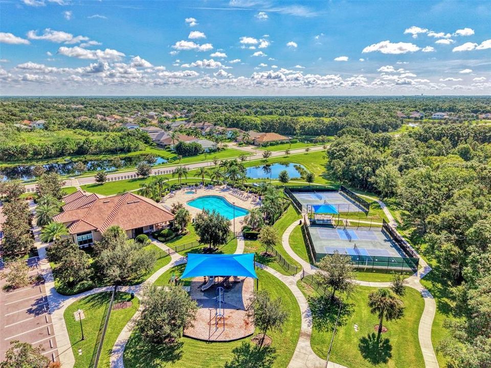 For Sale: $799,000 (4 beds, 3 baths, 2721 Square Feet)