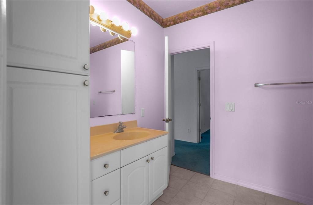 En Venta: $390,000 (3 camas, 2 baños, 1927 Pies cuadrados)