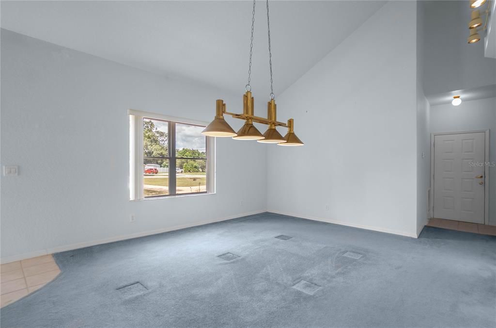 En Venta: $390,000 (3 camas, 2 baños, 1927 Pies cuadrados)