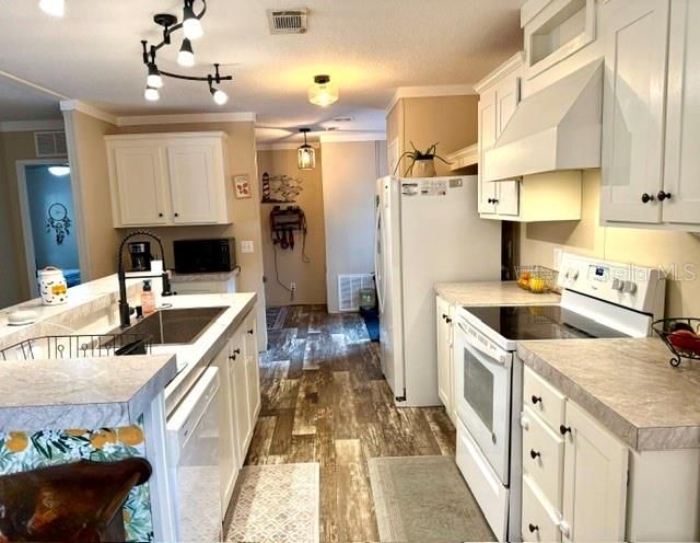 En Venta: $224,500 (3 camas, 2 baños, 1306 Pies cuadrados)