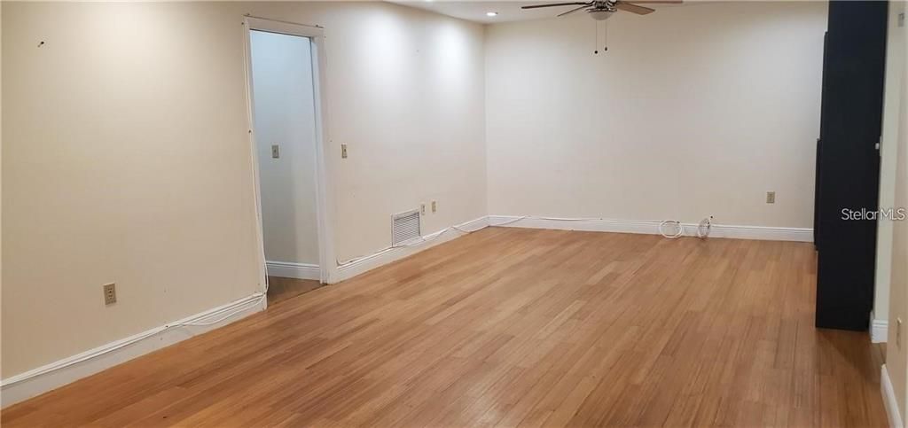 For Rent: $3,400 (5 beds, 3 baths, 2284 Square Feet)
