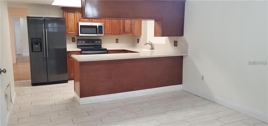 For Rent: $3,400 (5 beds, 3 baths, 2284 Square Feet)