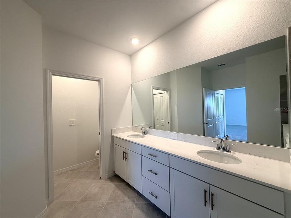 For Rent: $2,895 (3 beds, 2 baths, 1741 Square Feet)