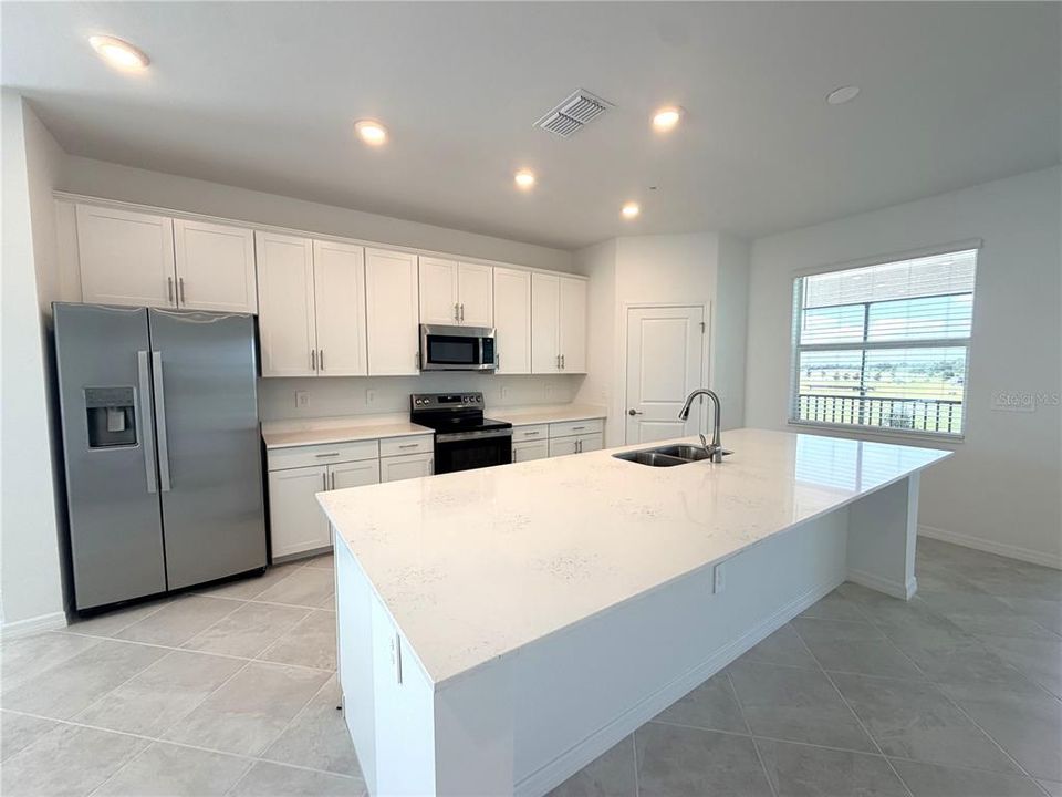 For Rent: $2,895 (3 beds, 2 baths, 1741 Square Feet)