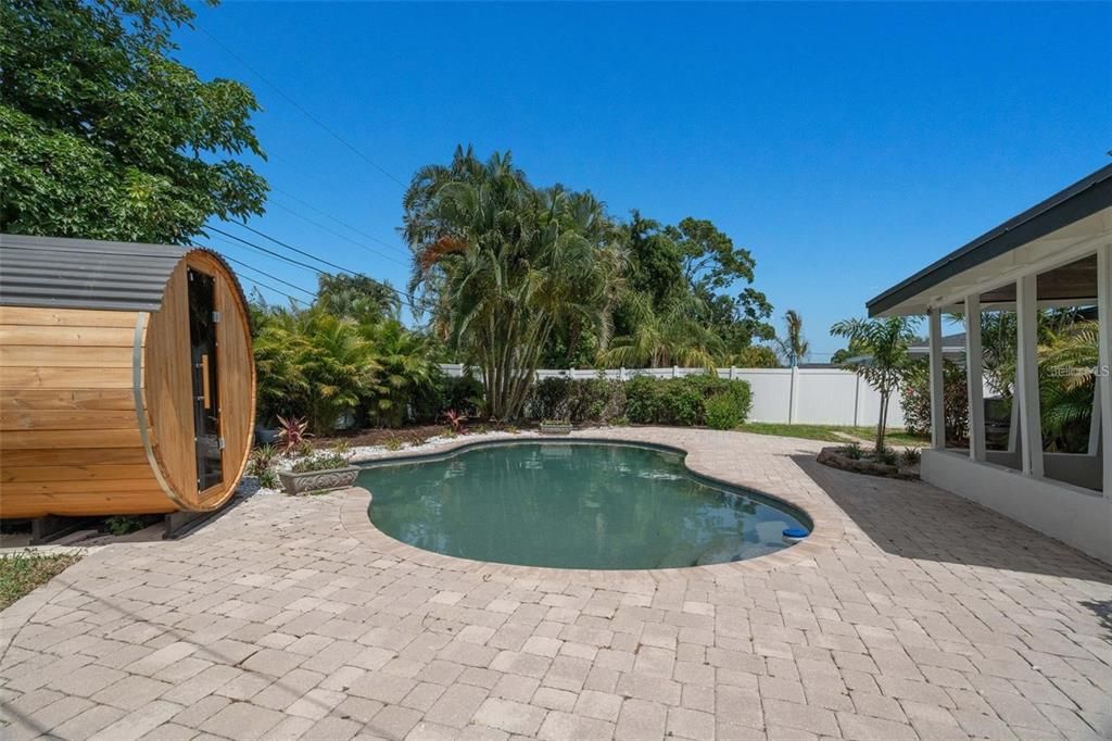 For Rent: $4,400 (3 beds, 2 baths, 1348 Square Feet)