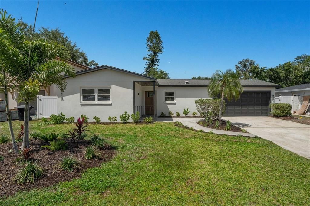 For Rent: $4,400 (3 beds, 2 baths, 1348 Square Feet)