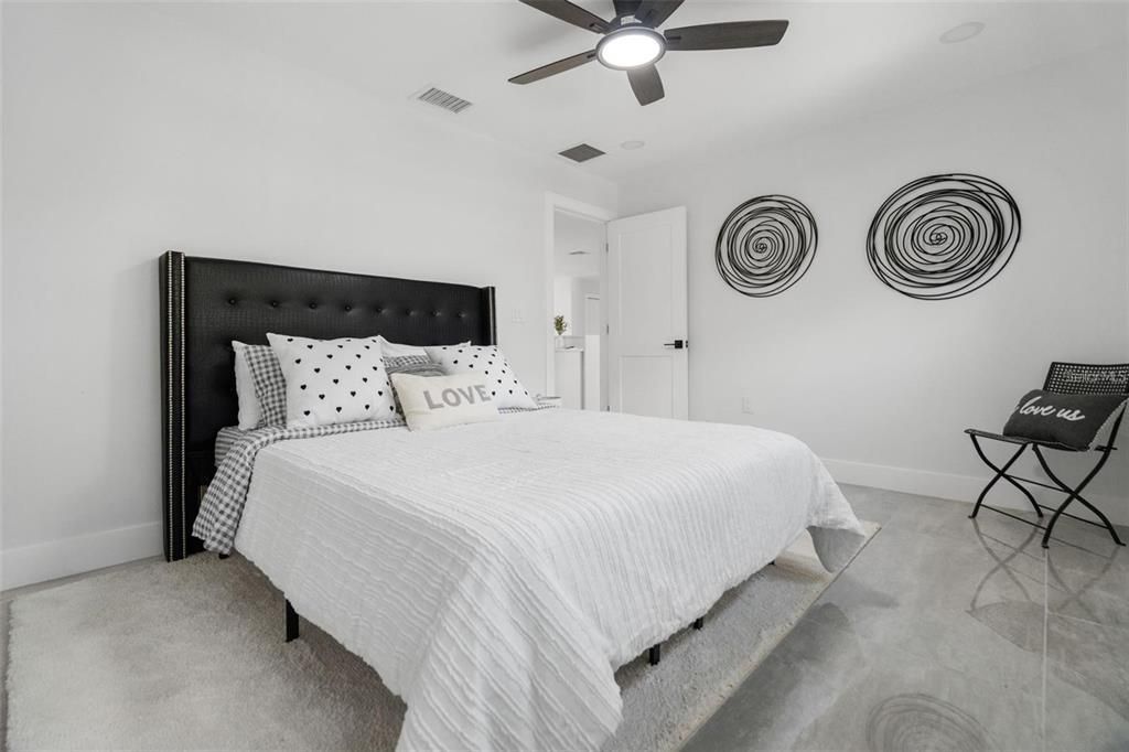 For Rent: $4,400 (3 beds, 2 baths, 1348 Square Feet)