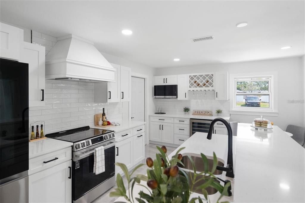 For Rent: $4,400 (3 beds, 2 baths, 1348 Square Feet)