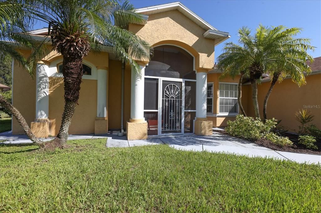For Sale: $450,000 (3 beds, 2 baths, 1814 Square Feet)