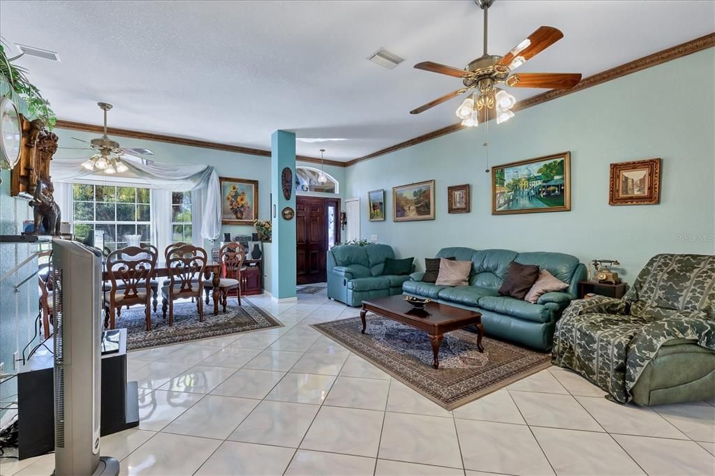 For Sale: $450,000 (3 beds, 2 baths, 1814 Square Feet)