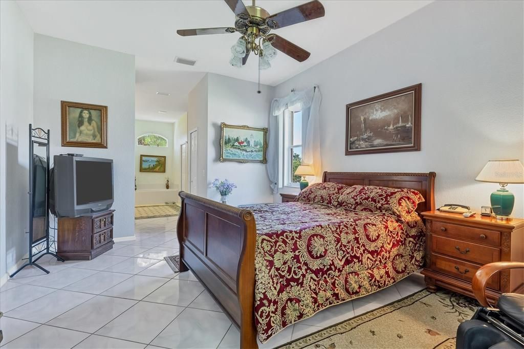 For Sale: $450,000 (3 beds, 2 baths, 1814 Square Feet)