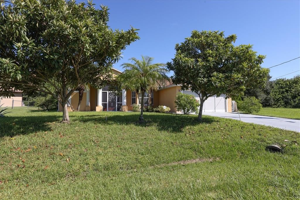 For Sale: $450,000 (3 beds, 2 baths, 1814 Square Feet)