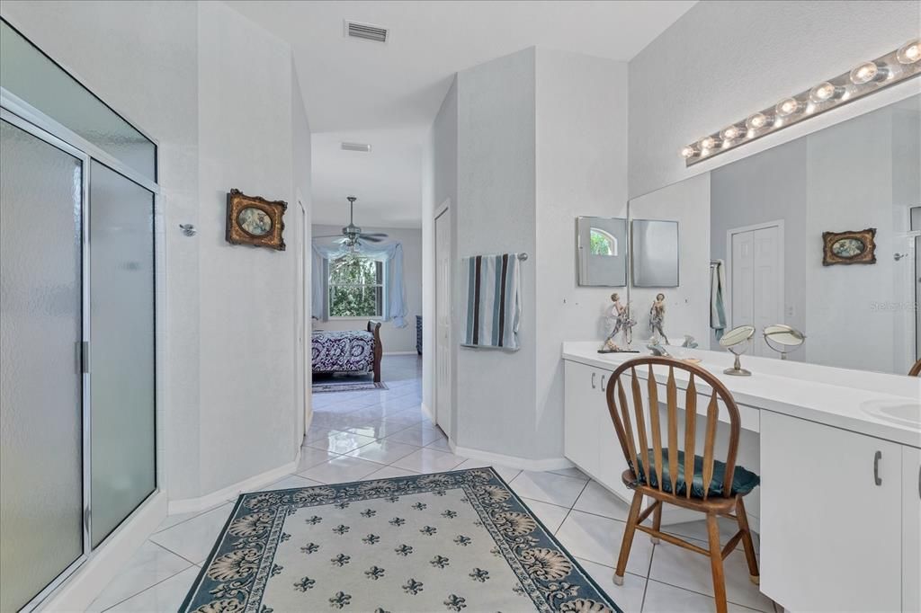 For Sale: $450,000 (3 beds, 2 baths, 1814 Square Feet)