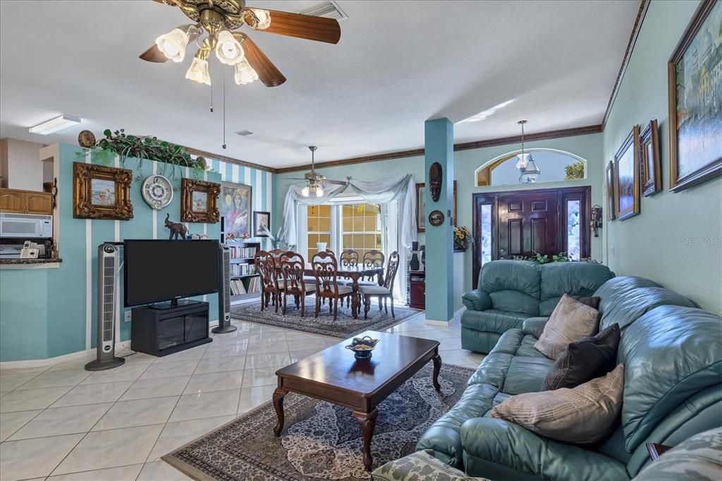 For Sale: $450,000 (3 beds, 2 baths, 1814 Square Feet)