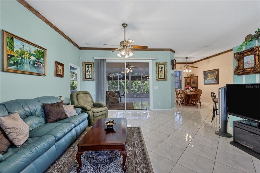 For Sale: $450,000 (3 beds, 2 baths, 1814 Square Feet)