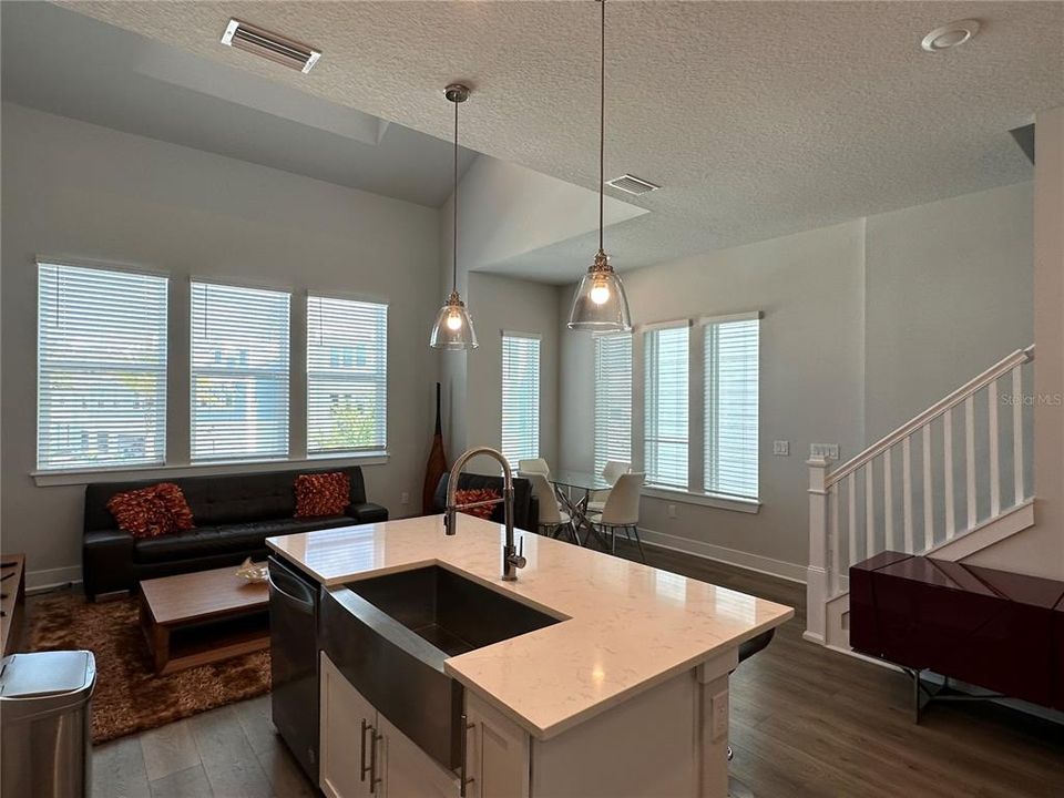 For Rent: $3,800 (3 beds, 3 baths, 1771 Square Feet)