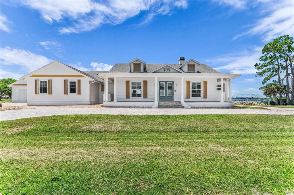 For Sale: $1,324,000 (3 beds, 2 baths, 2888 Square Feet)