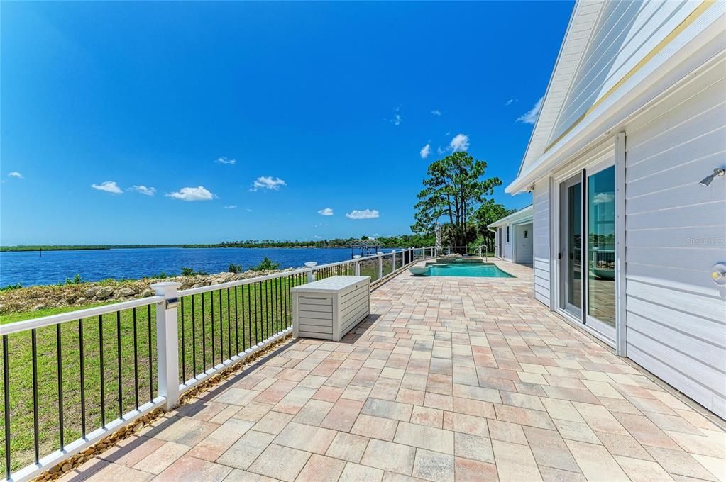 For Sale: $1,324,000 (3 beds, 2 baths, 2888 Square Feet)
