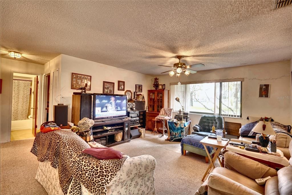 For Sale: $459,000 (4 beds, 2 baths, 2276 Square Feet)