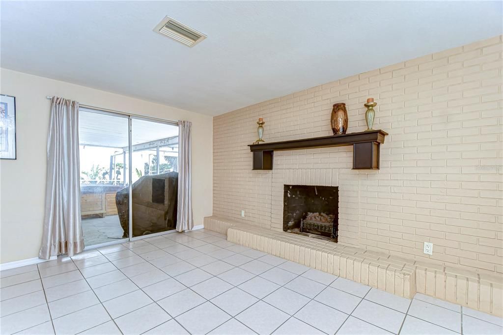 En Venta: $375,000 (2 camas, 2 baños, 1434 Pies cuadrados)