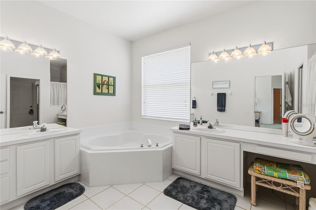 For Sale: $433,400 (3 beds, 2 baths, 2055 Square Feet)