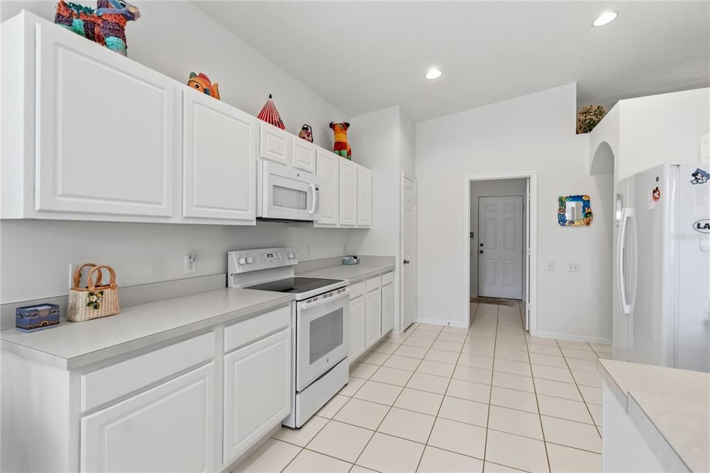 For Sale: $433,400 (3 beds, 2 baths, 2055 Square Feet)