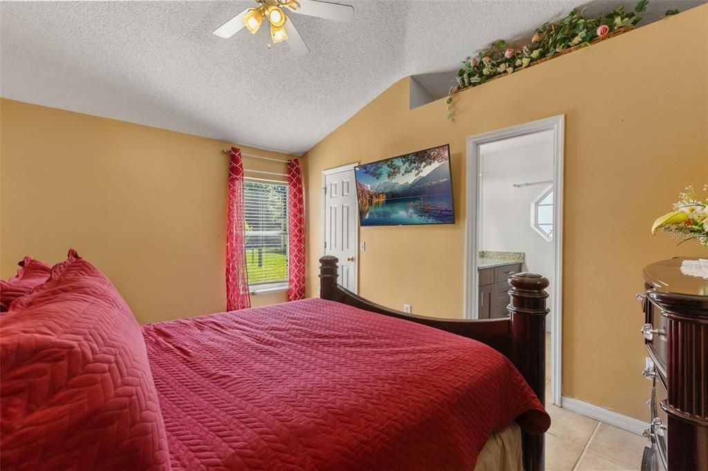 For Sale: $275,000 (3 beds, 2 baths, 1332 Square Feet)