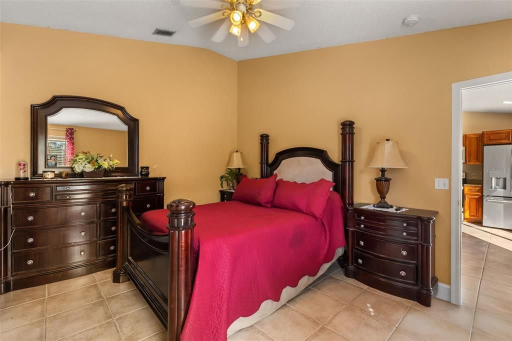 For Sale: $275,000 (3 beds, 2 baths, 1332 Square Feet)