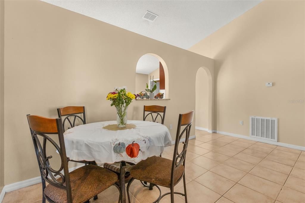 For Sale: $275,000 (3 beds, 2 baths, 1332 Square Feet)