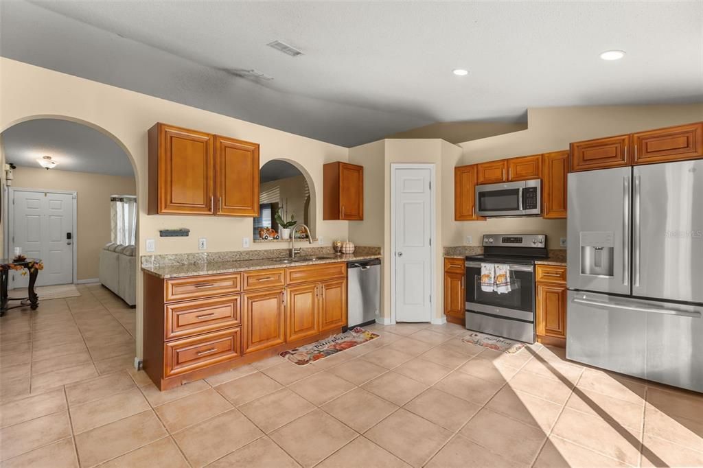 For Sale: $275,000 (3 beds, 2 baths, 1332 Square Feet)
