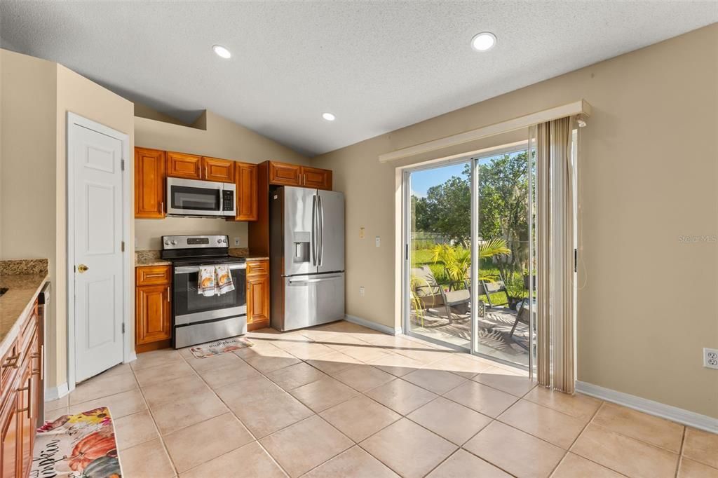 For Sale: $275,000 (3 beds, 2 baths, 1332 Square Feet)