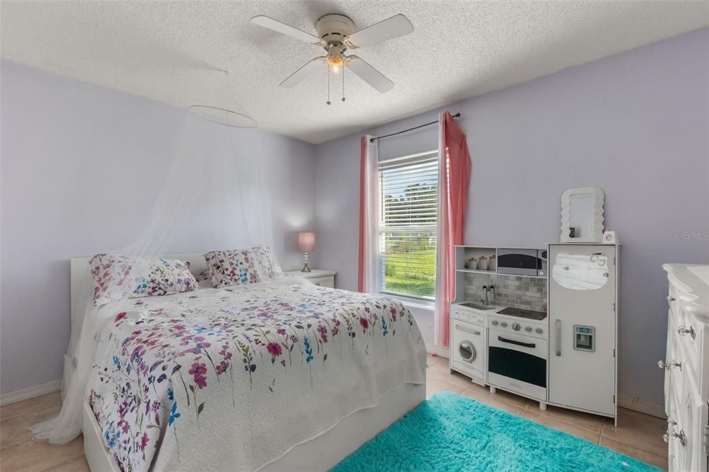 For Sale: $275,000 (3 beds, 2 baths, 1332 Square Feet)