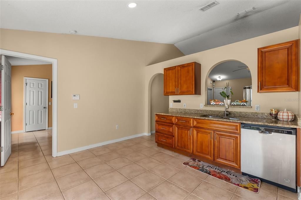 For Sale: $275,000 (3 beds, 2 baths, 1332 Square Feet)