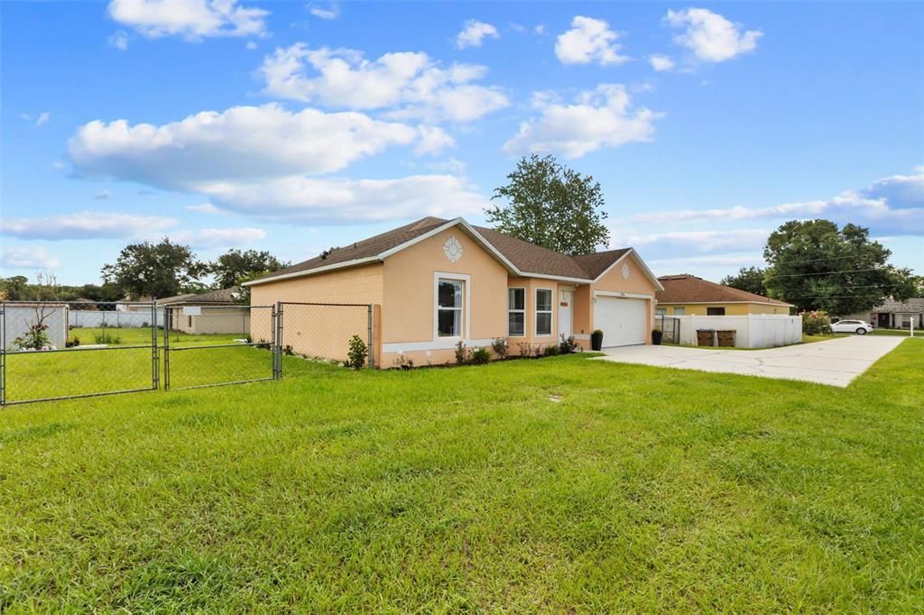 For Sale: $275,000 (3 beds, 2 baths, 1332 Square Feet)