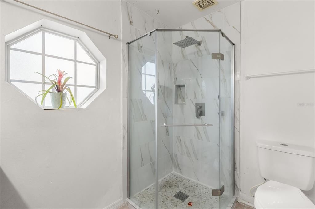 For Sale: $275,000 (3 beds, 2 baths, 1332 Square Feet)