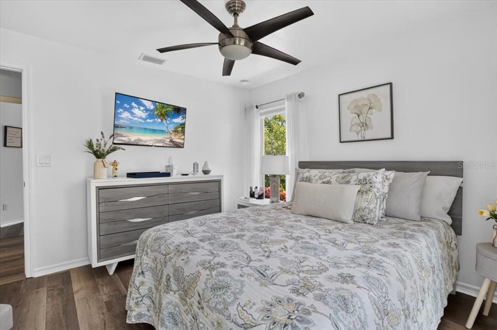For Sale: $598,900 (3 beds, 2 baths, 1897 Square Feet)