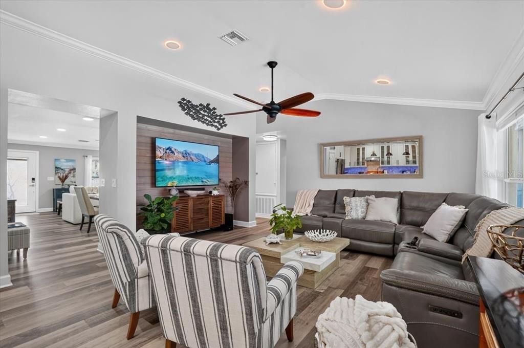 For Sale: $598,900 (3 beds, 2 baths, 1897 Square Feet)