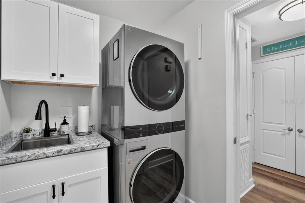 For Sale: $598,900 (3 beds, 2 baths, 1897 Square Feet)