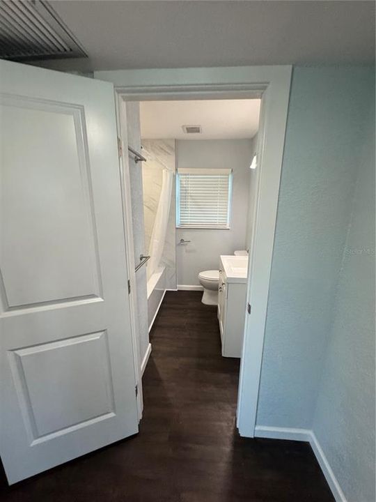 For Rent: $2,500 (2 beds, 1 baths, 943 Square Feet)
