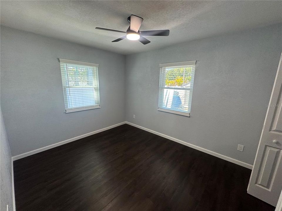 For Rent: $2,500 (2 beds, 1 baths, 943 Square Feet)