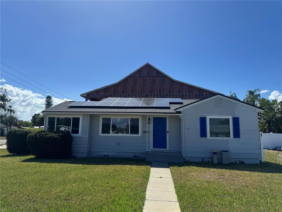 For Rent: $2,500 (2 beds, 1 baths, 943 Square Feet)