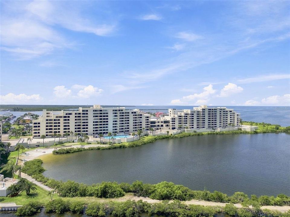For Sale: $397,000 (2 beds, 2 baths, 1236 Square Feet)