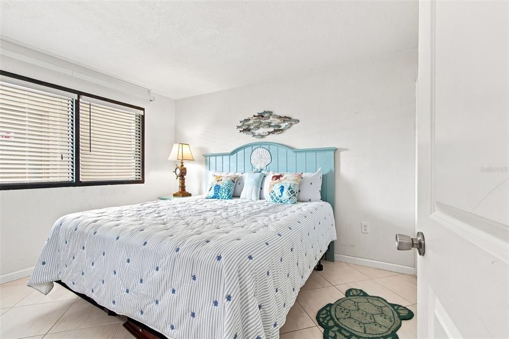 For Sale: $397,000 (2 beds, 2 baths, 1236 Square Feet)