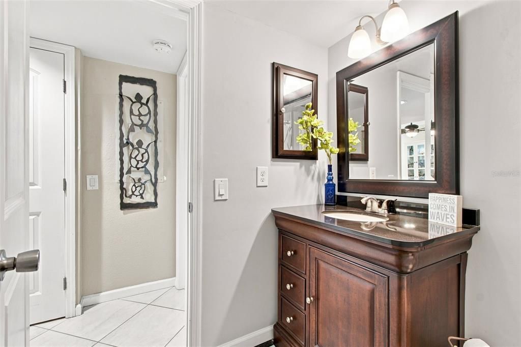 For Sale: $397,000 (2 beds, 2 baths, 1236 Square Feet)