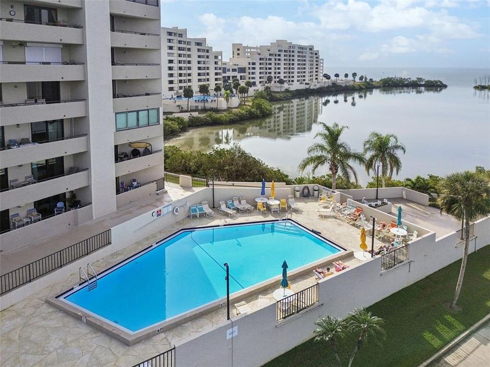 For Sale: $397,000 (2 beds, 2 baths, 1236 Square Feet)